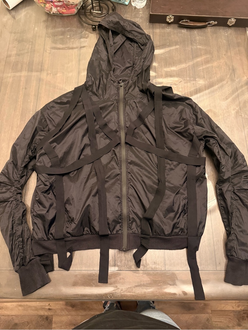 Rare Alo Yoga Black Strappy Hooded Windbreaker Jacket Women’s XS